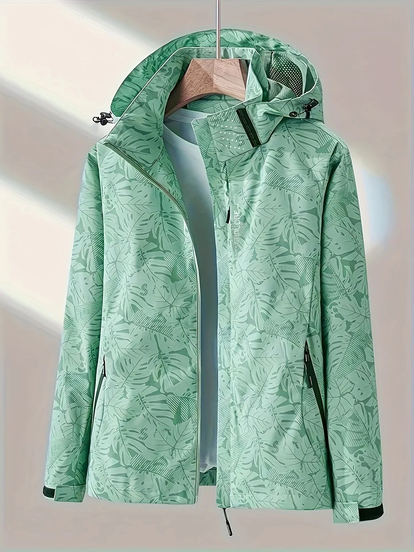 Womens Sportswear Outdoor Jacket Detachable Hood Windproof Waterproof